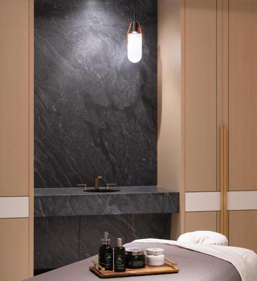 The Crescent Hotel, Fort Worth