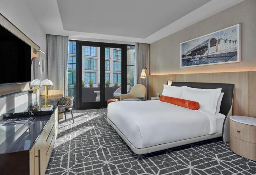 The Crescent Hotel, Fort Worth