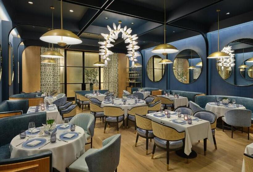 The Crescent Hotel, Fort Worth