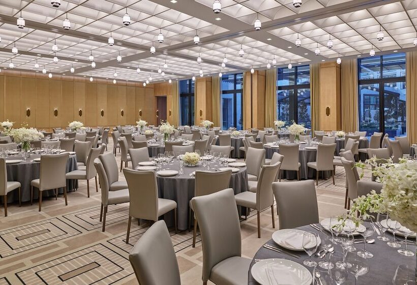 The Crescent Hotel, Fort Worth