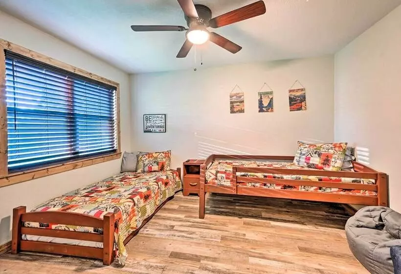 Charming Eagletown Home W/ Private Hot Tub & Deck!