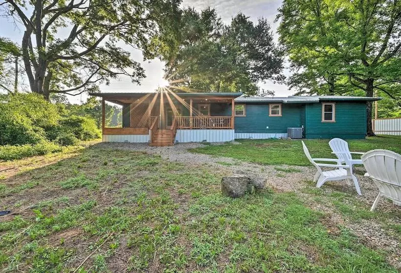Charming Eagletown Home W/ Private Hot Tub & Deck!