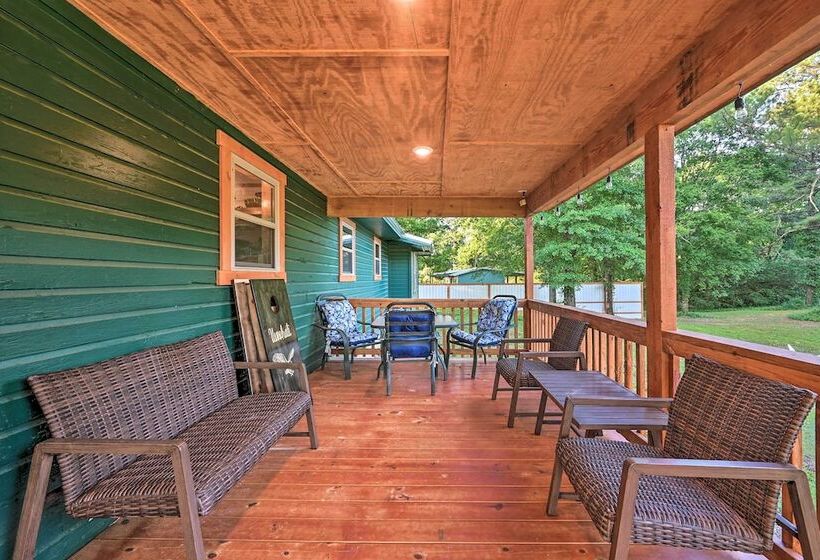 Charming Eagletown Home W/ Private Hot Tub & Deck!