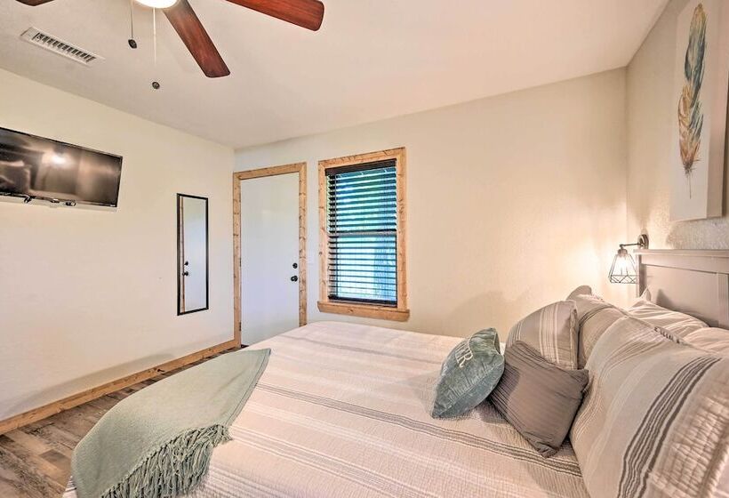 Charming Eagletown Home W/ Private Hot Tub & Deck!