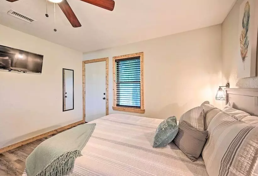 Charming Eagletown Home W/ Private Hot Tub & Deck!