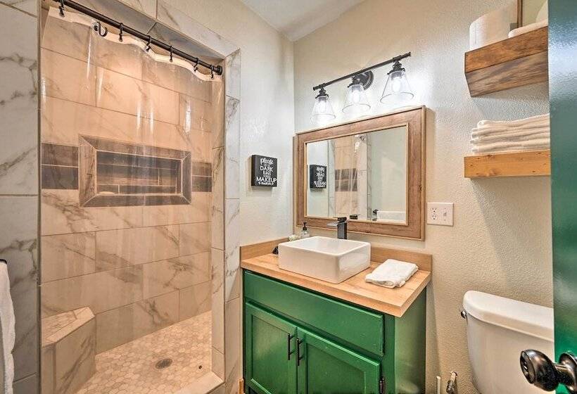 Charming Eagletown Home W/ Private Hot Tub & Deck!