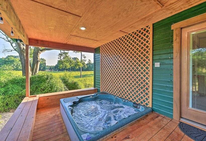 Charming Eagletown Home W/ Private Hot Tub & Deck!
