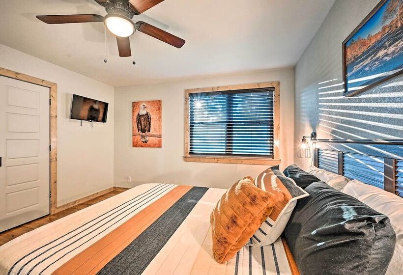 Charming Eagletown Home W/ Private Hot Tub & Deck!