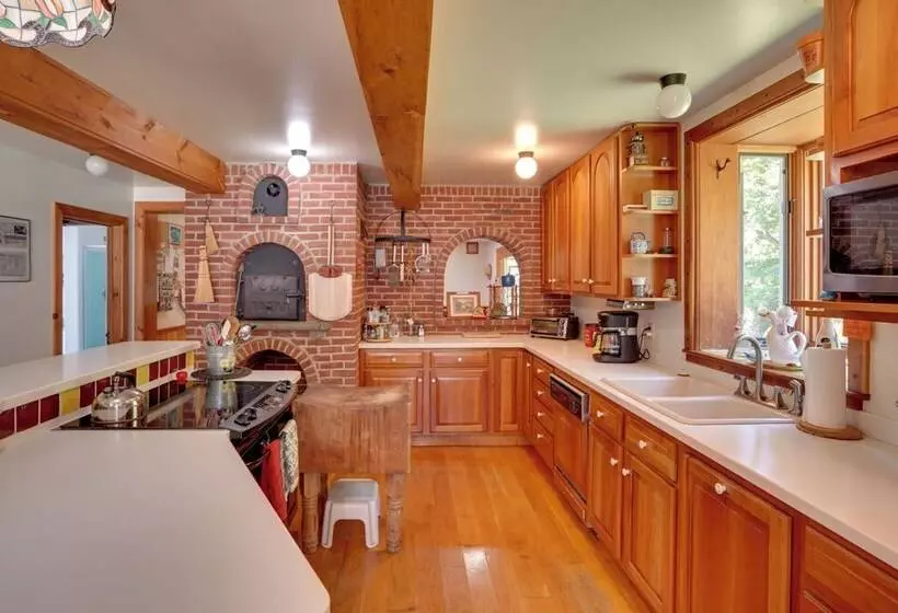 Waterfalls And Trails At  The Mills At Green Hole