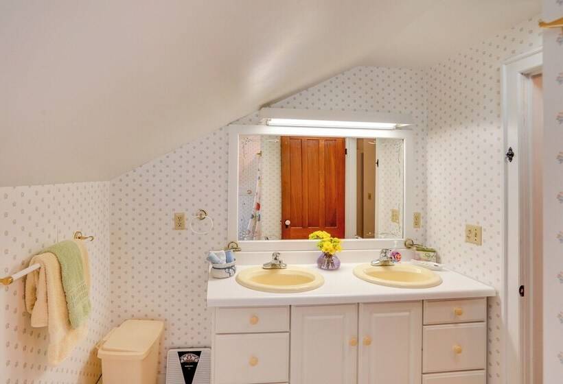 Waterfalls And Trails At The Mills At Green Hole