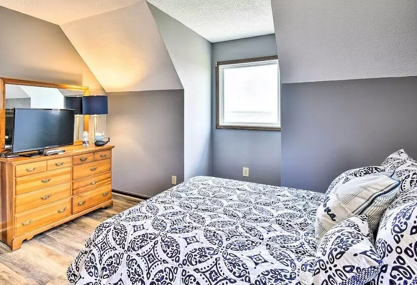 Waterfront Retreat W/ Panoramic Sound Views!