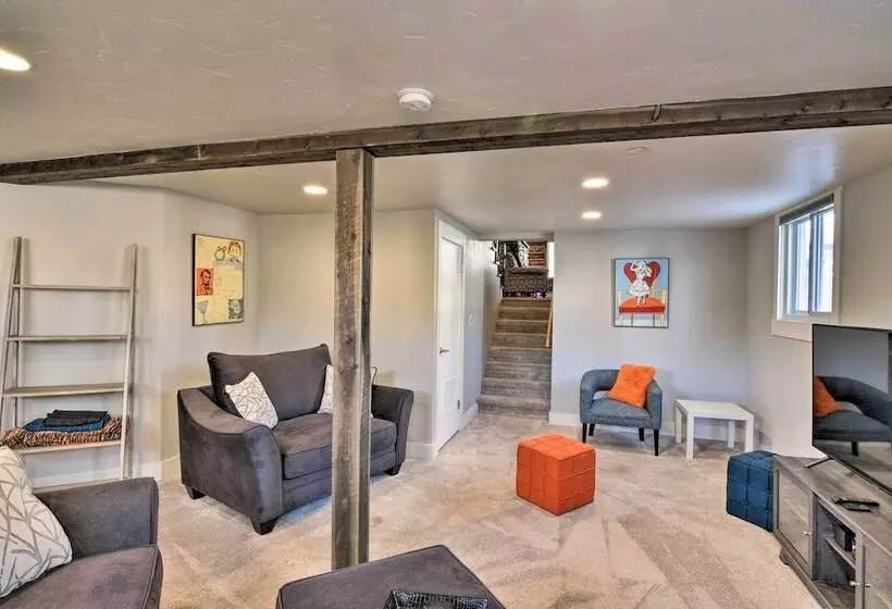 Downtown Buena Vista Cabin W/ Patio & Grill!