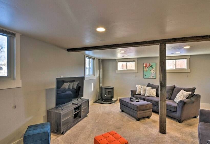 Downtown Buena Vista Cabin W/ Patio & Grill!