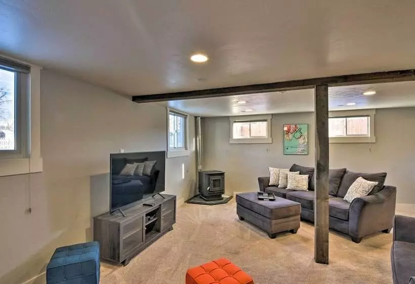 Downtown Buena Vista Cabin W/ Patio & Grill!