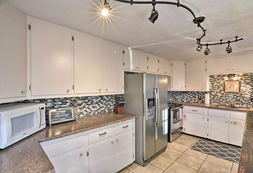 Downtown Buena Vista Cabin W/ Patio & Grill!