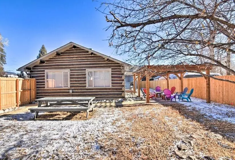 Downtown Buena Vista Cabin W/ Patio & Grill!
