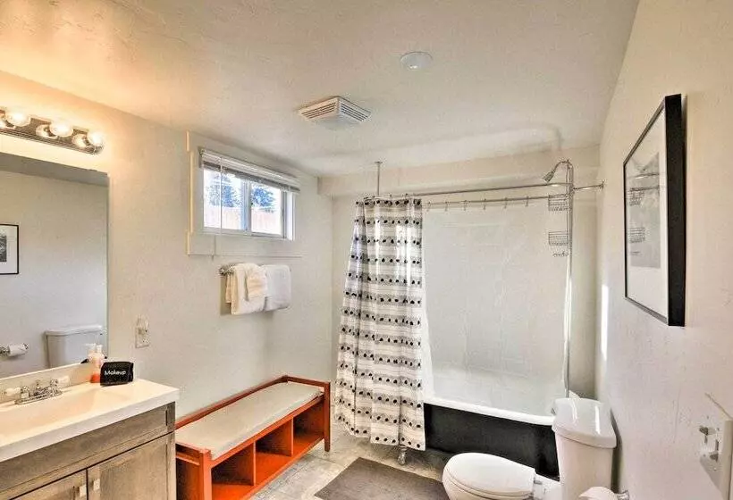 Downtown Buena Vista Cabin W/ Patio & Grill!