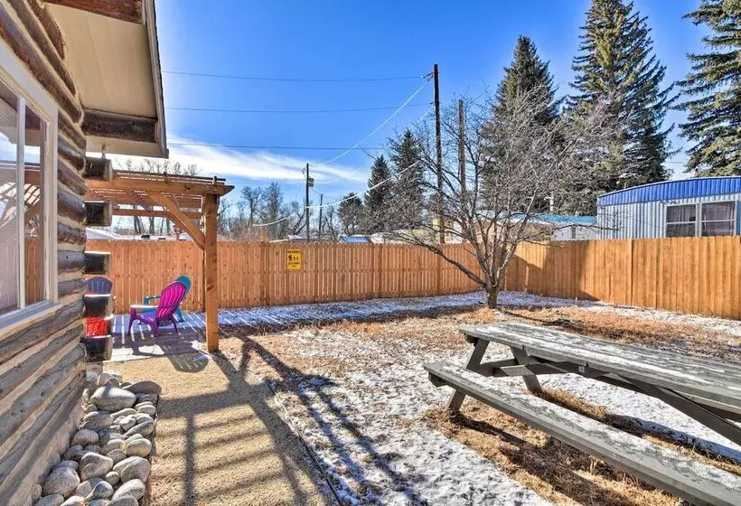 Downtown Buena Vista Cabin W/ Patio & Grill!