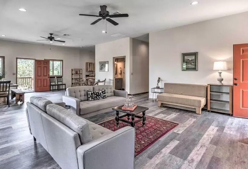 Modern Mtn Home W/ Sports Court, Near Alto Lake!