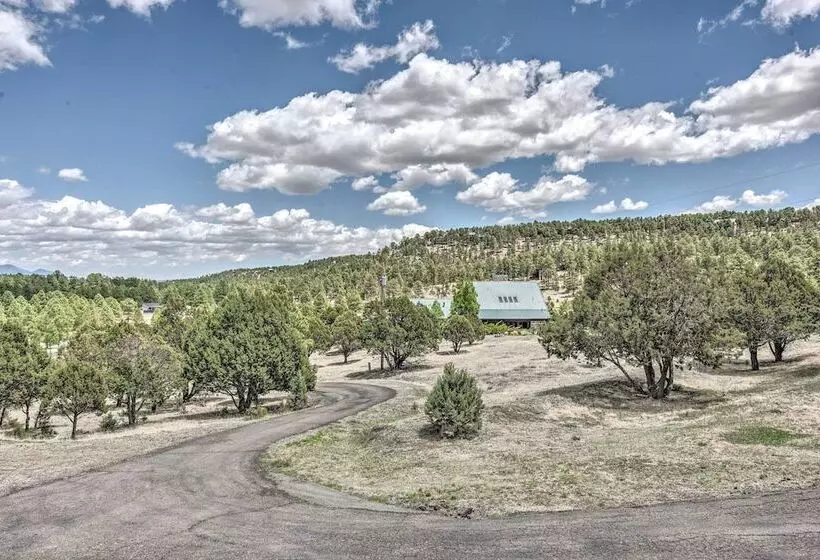 Modern Mtn Home W/ Sports Court, Near Alto Lake!