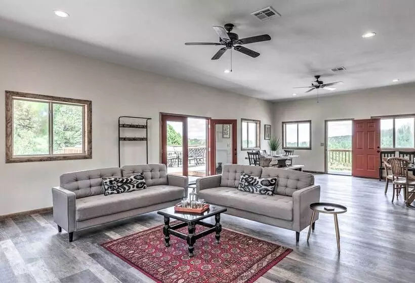 Modern Mtn Home W/ Sports Court, Near Alto Lake!