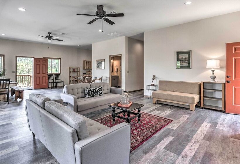 Modern Mtn Home W/ Sports Court, Near Alto Lake!