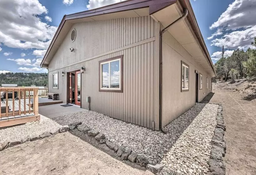 Modern Mtn Home W/ Sports Court, Near Alto Lake!