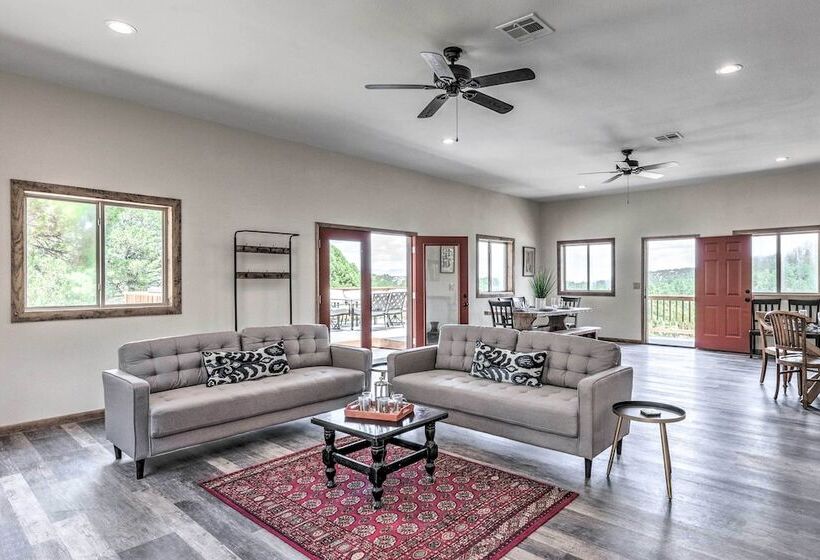 Modern Mtn Home W/ Sports Court, Near Alto Lake!