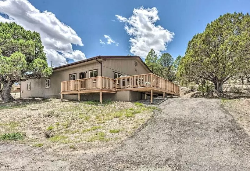 Modern Mtn Home W/ Sports Court, Near Alto Lake!