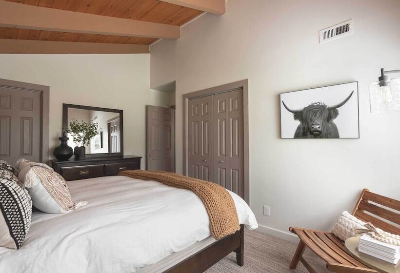 Boho Chic Lake Arrowhead Hideaway W/ 2 Decks!