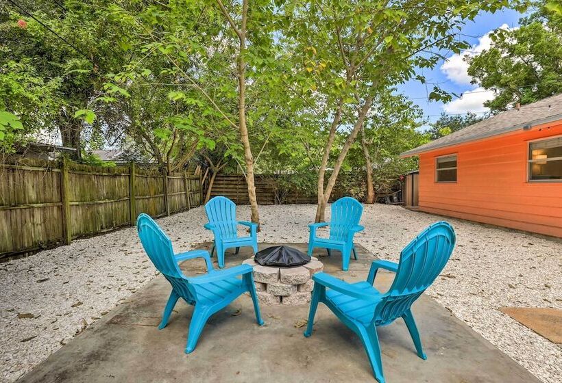 Boho Chic Sarasota Hideaway: Yard & Fire Pit!