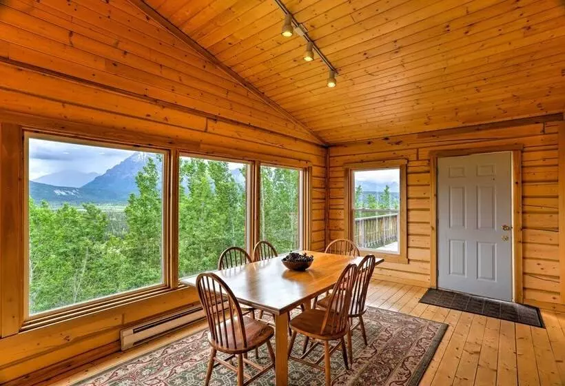 Cabin W/ Glacier Views: Walk To Matanuska River!