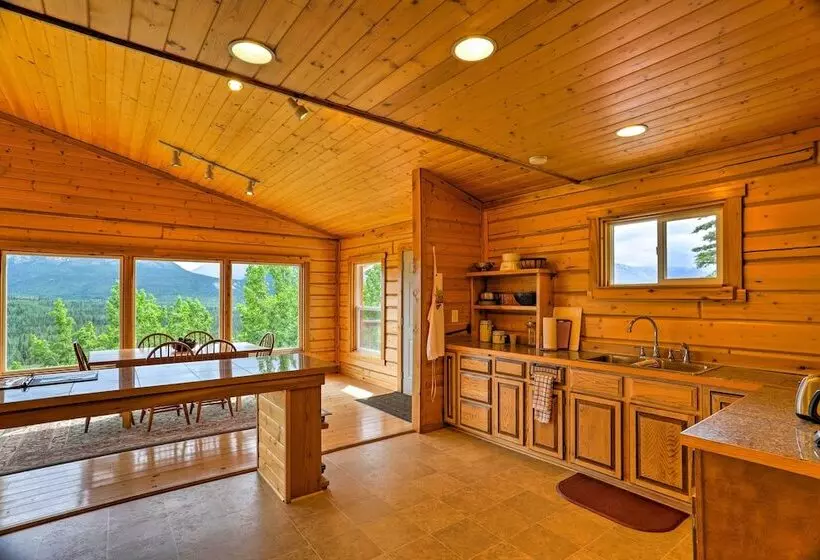 Cabin W/ Glacier Views: Walk To Matanuska River!
