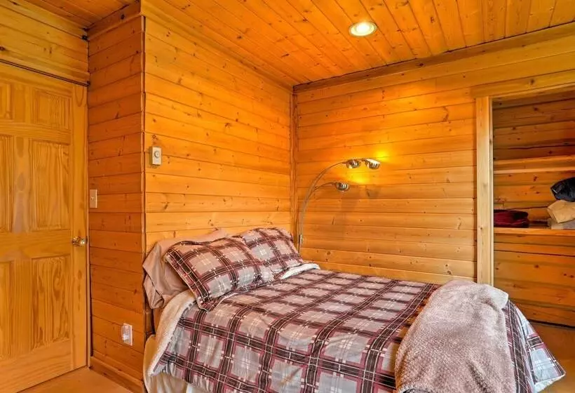 Cabin W/ Glacier Views: Walk To Matanuska River!