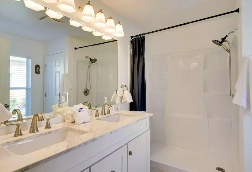 Canal Front Cape Coral Home Rental: Pool, Lanai!