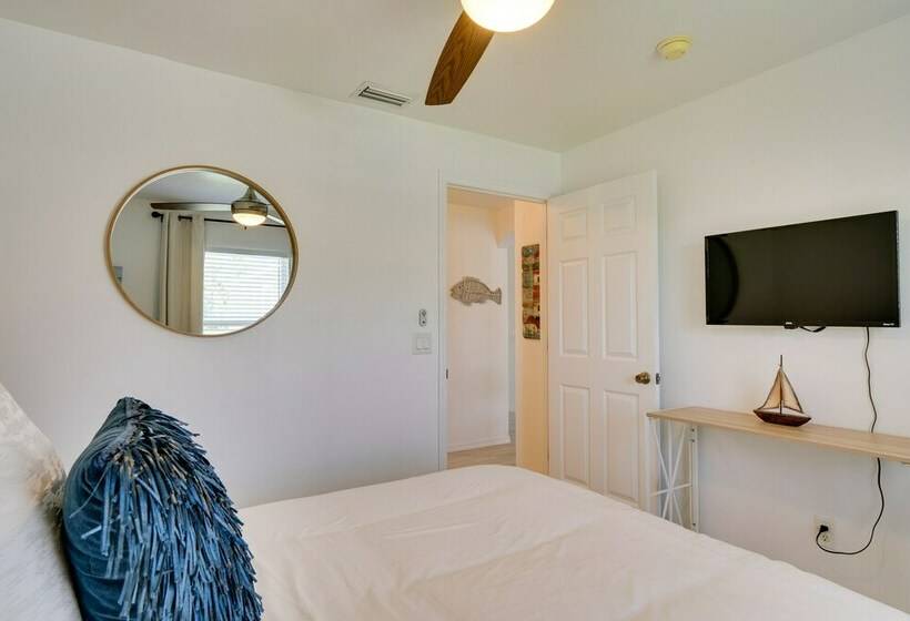 Canal Front Cape Coral Home Rental: Pool, Lanai!