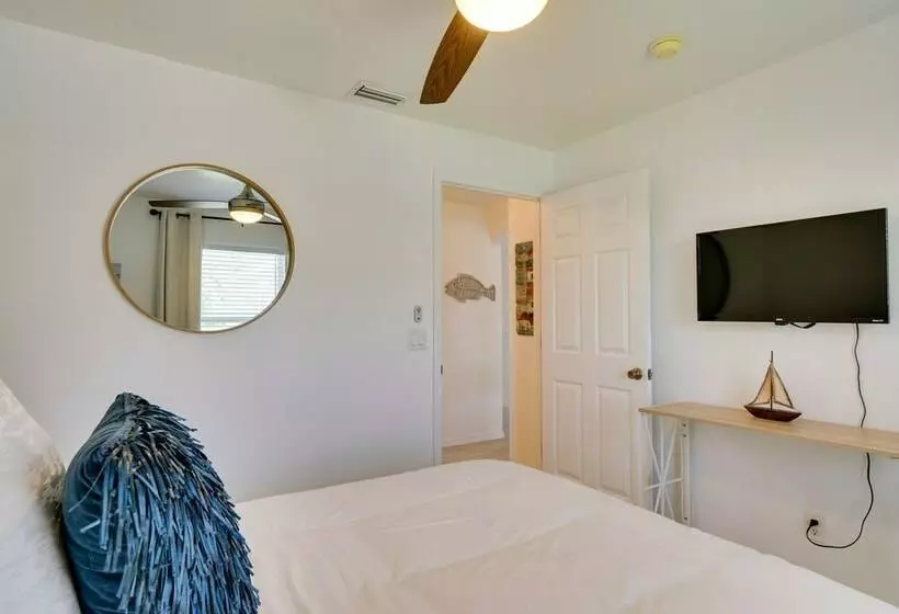Canal Front Cape Coral Home Rental: Pool, Lanai!