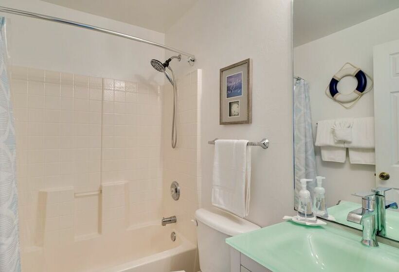 Canal Front Cape Coral Home Rental: Pool, Lanai!