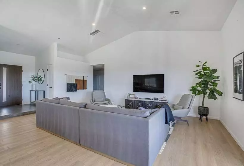Casa Con Vista: Hot Springs Home W/ Mtn Views