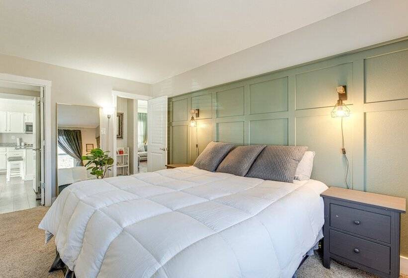 6 Mi To Dtwn: Arvada Home W/ Hot Tub & Yard