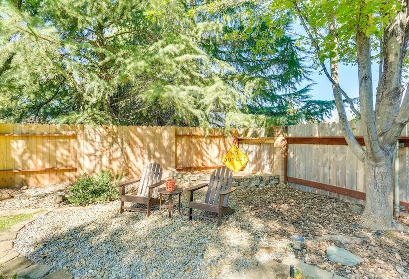 Redding Home W/ Patio Near Fishing!