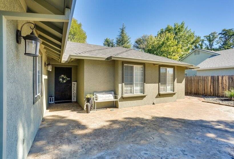 Redding Home W/ Patio Near Fishing!