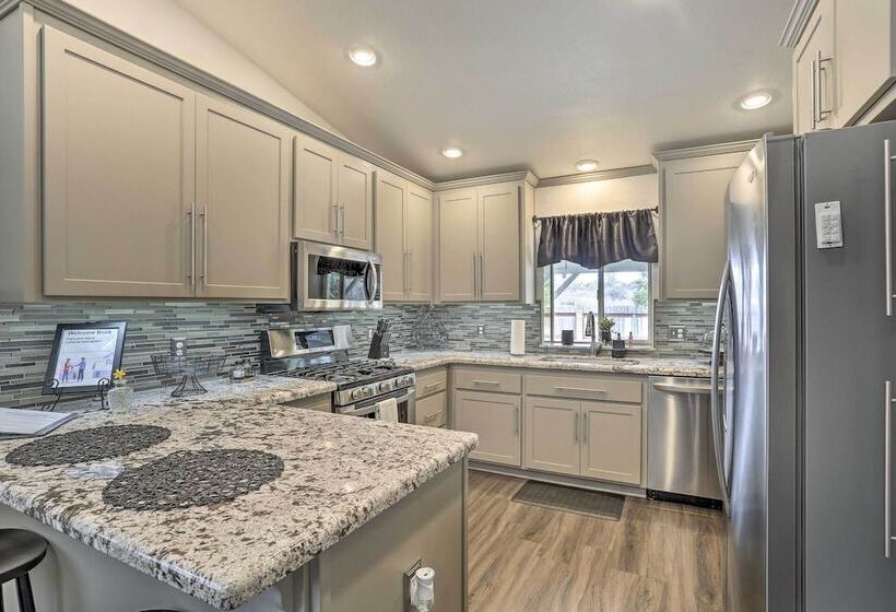 Redding Home W/ Patio Near Fishing!