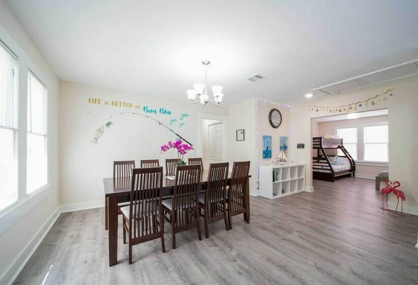 Bright Galveston Bungalow: 1/2 Mi To Pleasure Pier