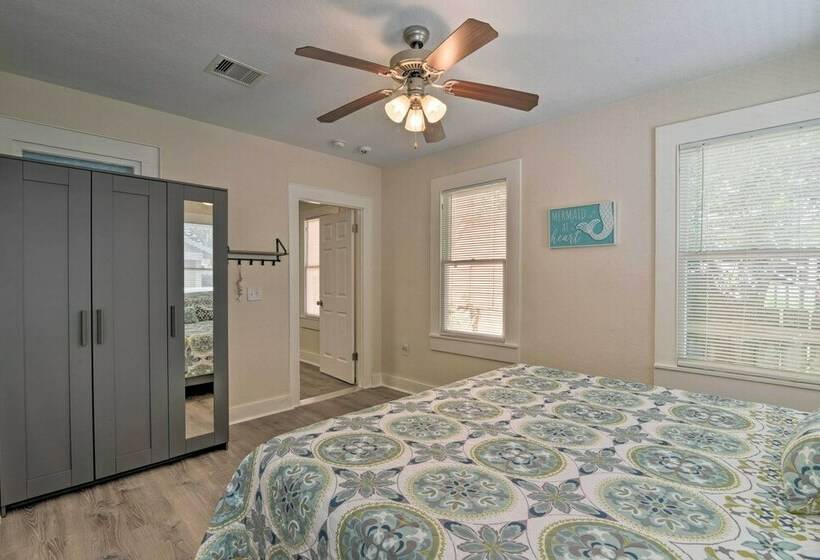 Bright Galveston Bungalow: 1/2 Mi To Pleasure Pier