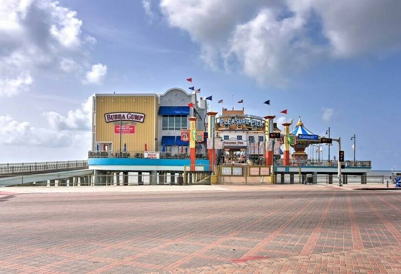 Bright Galveston Bungalow: 1/2 Mi To Pleasure Pier