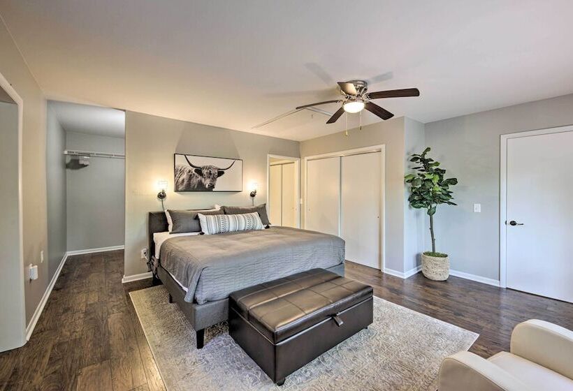 Contemporary Retreat W/ Patio ~ 1 Mi To Beach