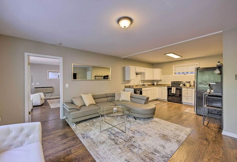 Contemporary Retreat W/ Patio ~ 1 Mi To Beach