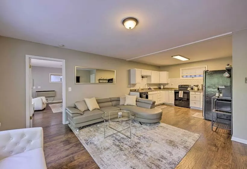 Contemporary Retreat W/ Patio ~ 1 Mi To Beach