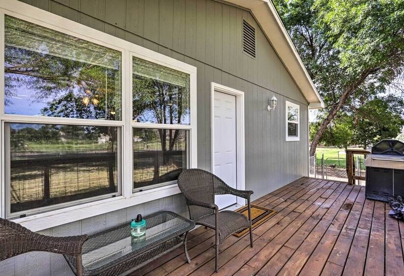 Cozy House W/ Views, 1 Mi To Colorado River!